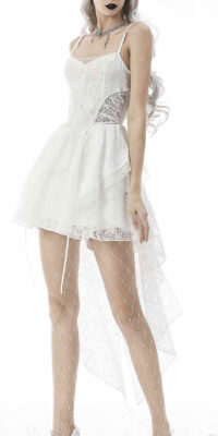 vestido con cola blanco